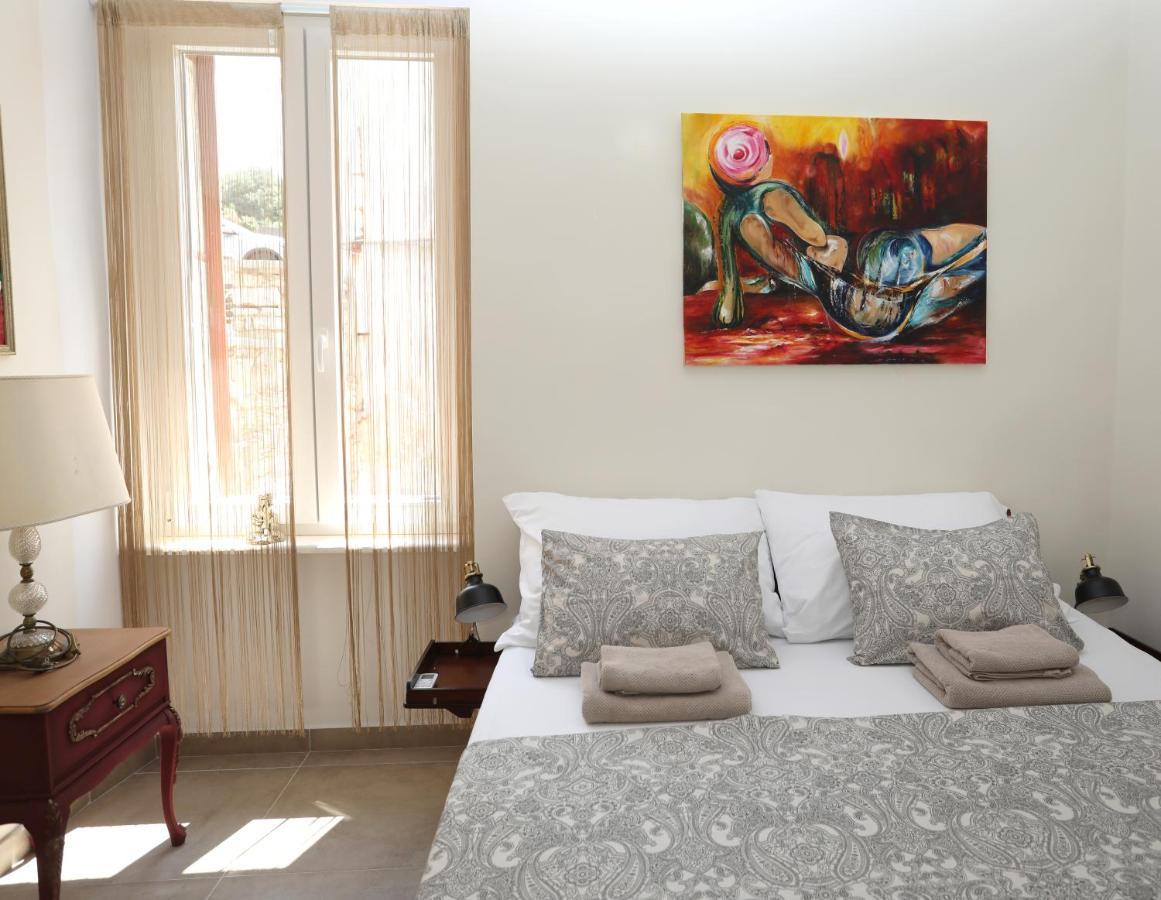 Apartman Kamala Pula Bagian luar foto