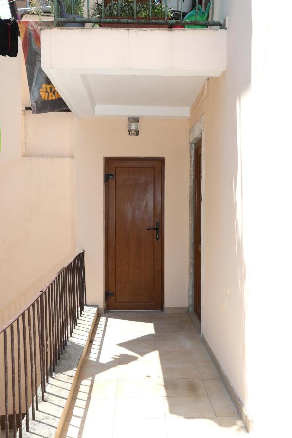 Apartman Kamala Pula Bagian luar foto