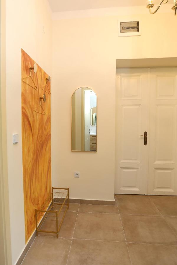 Apartman Kamala Pula Bagian luar foto