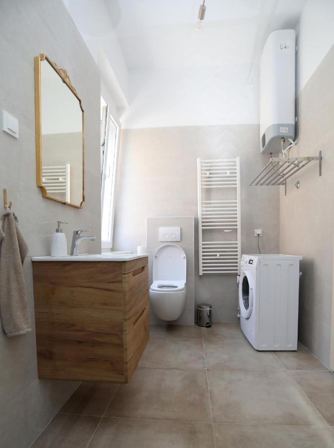 Apartman Kamala Pula Bagian luar foto